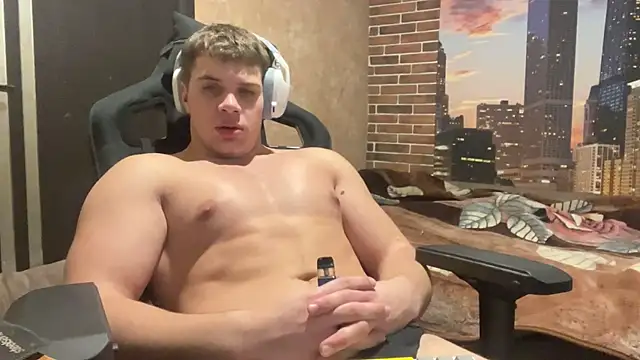 MusclePhantom online show from January 11, 9:18 pm