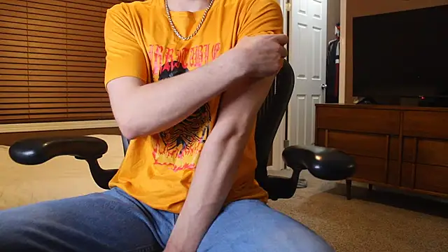 jjjjjfive online show from March 21, 5:11 am