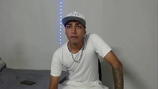 Snapshot of partdemonlatin666 chatting on October 30, 8:21 pm partdemonlatin666 online show from October 30, 8:21 pm