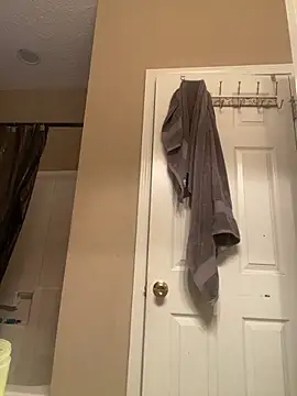 huhgtr online show from April 11, 1:14 pm