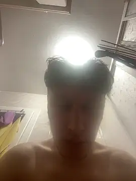 efeees35 online show from February 19, 9:33 pm