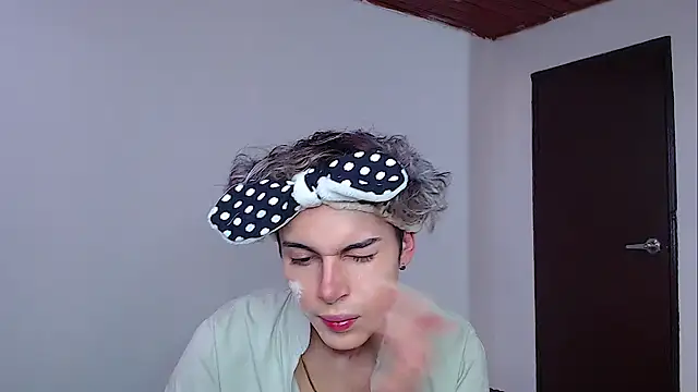 john vichenso online show from December 1, 9:51 pm