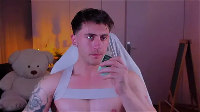 Oscar Miller  online show from November 13, 9:41 pm