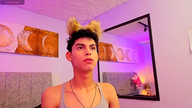 Room 69x online show from September 26, 12:25 pm