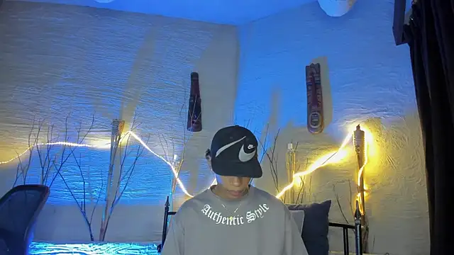 AlanCutee online show from April 5, 7:43 pm