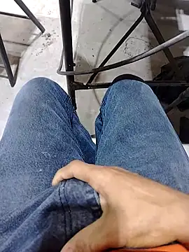 Alaver2587 online show from February 18, 1:53 pm