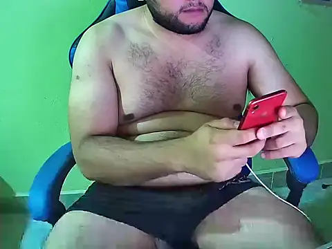 Snapshot of Bearmexicano69 chatting on September 16, 4:24 am Bearmexicano69 online show from September 16, 4:24 am