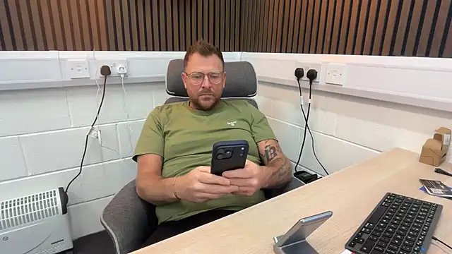 bilf1978 online show from March 10, 7:36 am