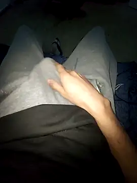 RaoufDz17cm online show from April 20, 7:05 pm