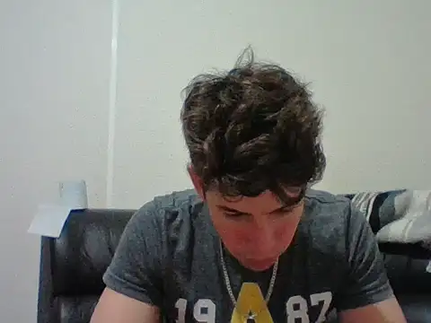 Maxtaylor18 online show from November 13, 4:50 am