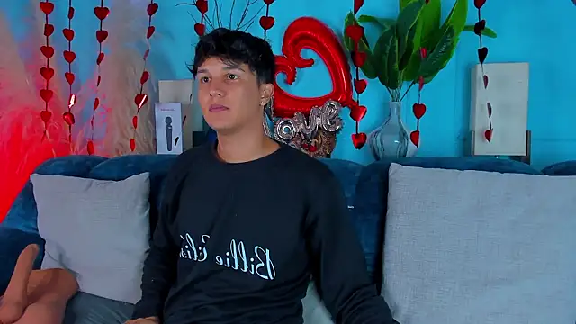 Leo Savage  online show from February 6, 3:47 am