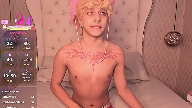 OliIverr22 online show from October 22, 1:15 pm