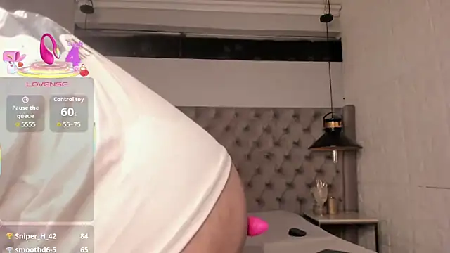 OliIverr22 online show from November 22, 1:43 pm