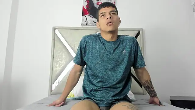 wyatt 3 online show from December 2, 1:03 pm