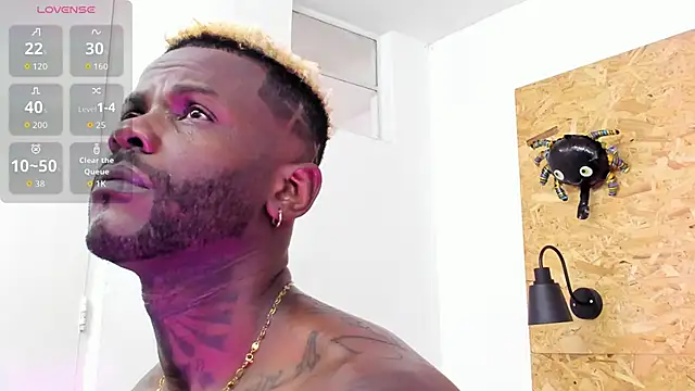 santiblack7 online show from November 4, 7:48 pm