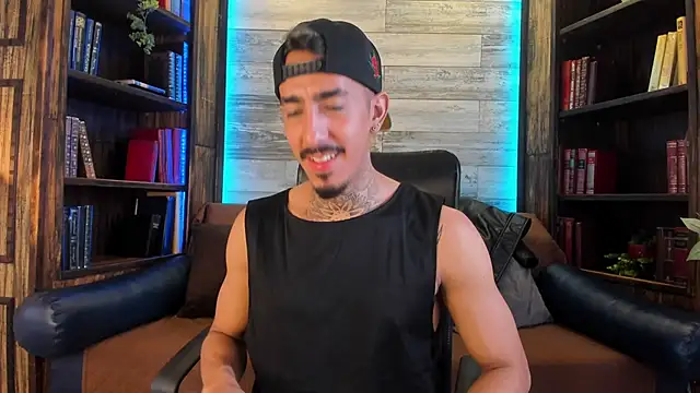 Donovan Desmond online show from November 24, 8:21 pm