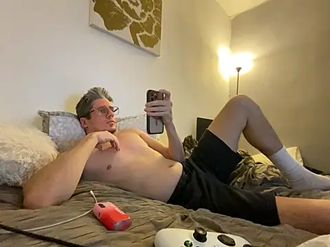 shyandchilling online show from April 24, 9:28 pm