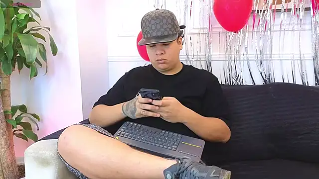 Naim Bennetsex online show from February 15, 6:05 pm