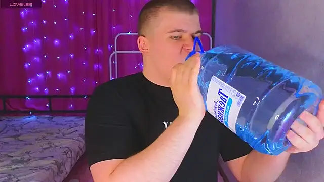 kittenmurr online show from April 8, 7:55 pm