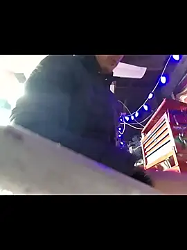 twistafatpipe online show from December 19, 8:00 am