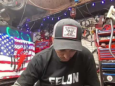 twistafatpipe online show from March 20, 7:56 am