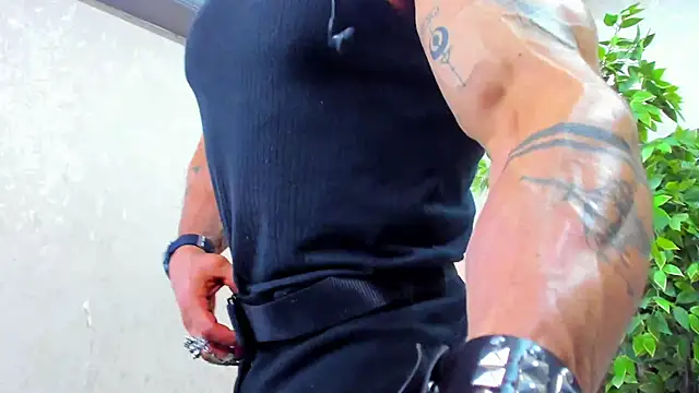 Snapshot of dennis_cox1 chatting on September 23, 6:02 am dennis cox1 online show from September 23, 6:02 am