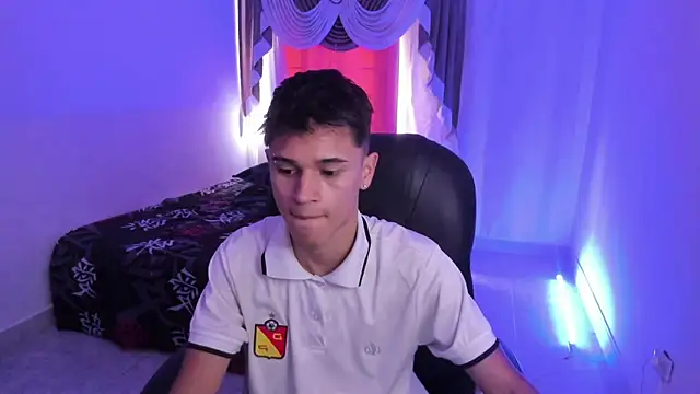 Aron Boyy online show from December 18, 7:21 pm