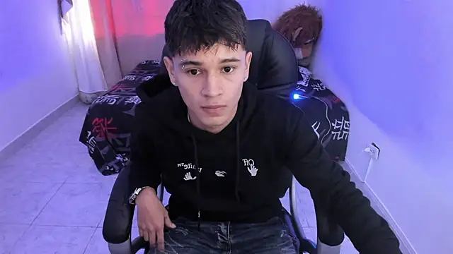 Aron Boyy online show from February 6, 9:55 pm