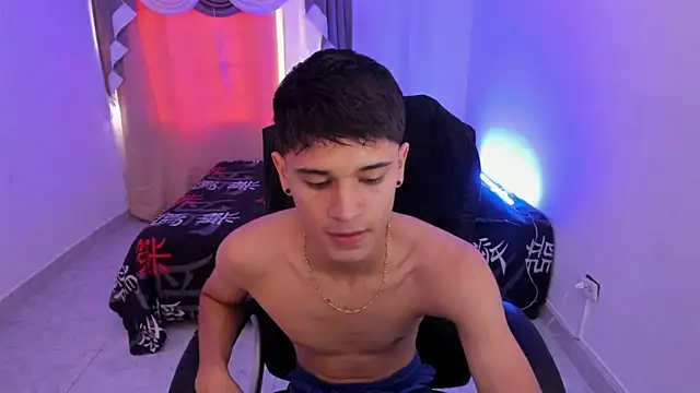 Aron Boyy online show from February 3, 8:25 pm