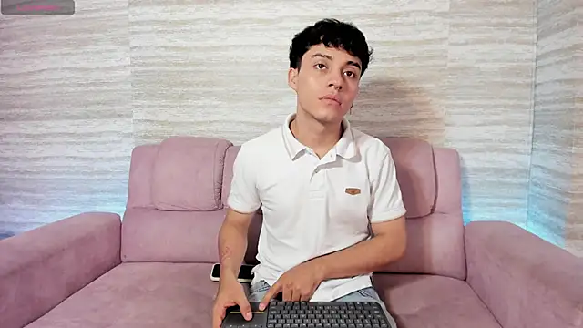 Dani rivass online show from December 3, 12:11 pm