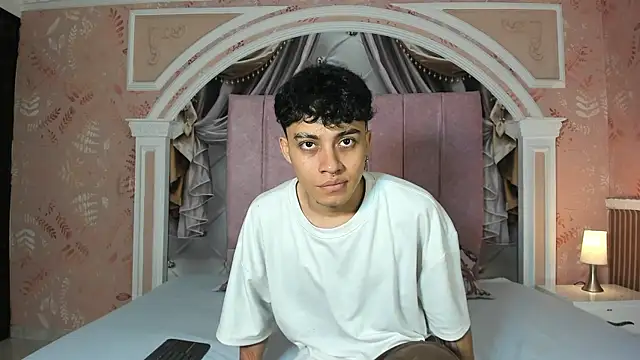 Dani rivass online show from December 16, 12:45 pm