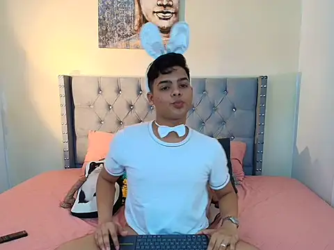 stewart mateo  online show from October 13, 1:55 am