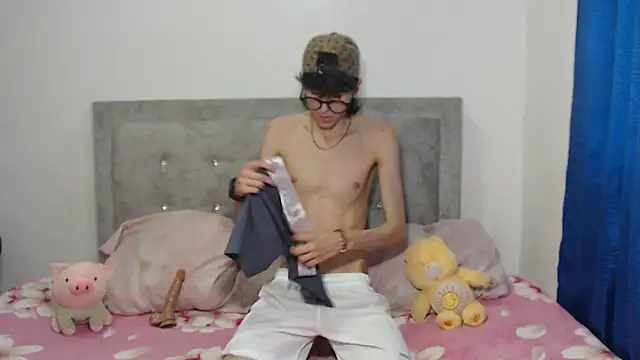 dylann ross online show from October 3, 9:20 pm