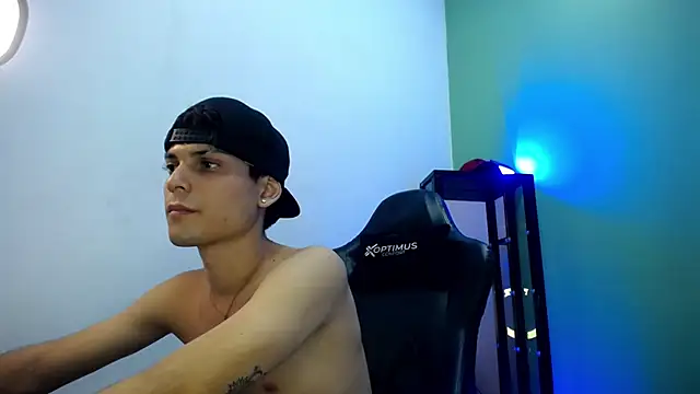 dilan hott  online show from January 13, 10:14 pm