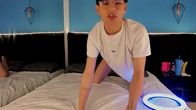 AleAurarashi online show from September 22, 11:54 am