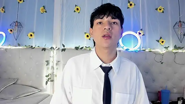 AleAurarashi online show from November 8, 9:12 am