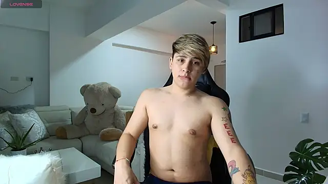 brunothompson3 online show from November 12, 7:25 am