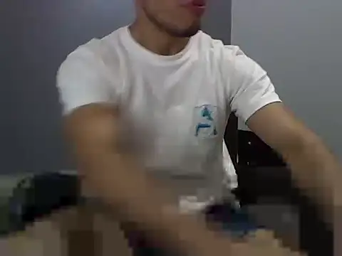 Snapshot of ahmedluxor1 chatting on October 22, 11:41 pm ahmedluxor1 online show from October 22, 11:41 pm