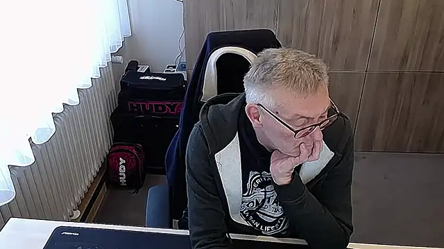 randyandy67 online show from February 6, 9:39 am