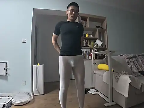 miniyellower online show from October 14, 1:29 pm