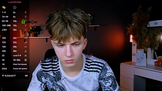 Snapshot of travis_wolf_ chatting on October 8, 7:40 pm travis wolf  online show from October 8, 7:40 pm