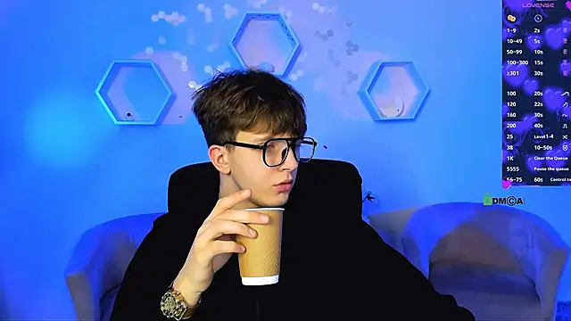 travis wolf  online show from December 1, 8:34 pm