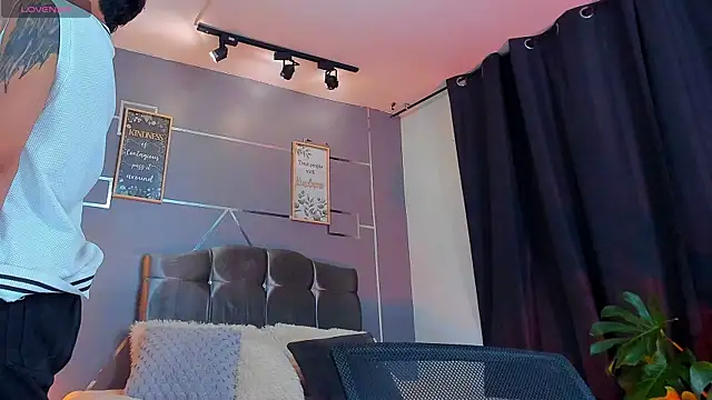 oliver mr  online show from November 4, 12:17 pm