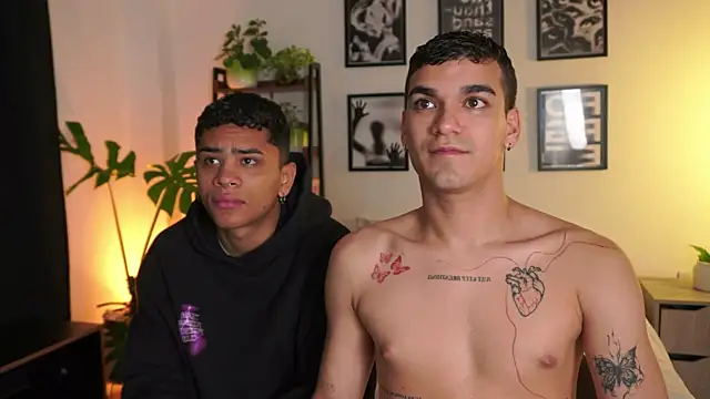 Snapshot of EROS_AND_ALAN chatting on September 16, 5:30 am EROS AND ALAN online show from September 16, 5:30 am