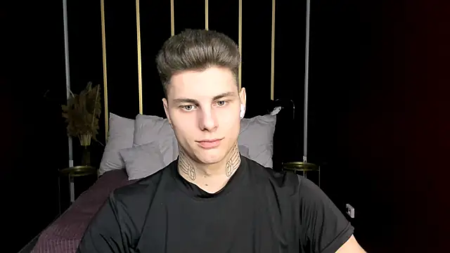 Snapshot of JackWolw chatting on October 21, 8:45 pm JackWolw online show from October 21, 8:45 pm