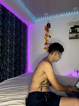 Snapshot of Alejandro_BigCock22 chatting on September 10, 3:27 am Alejandro BigCock22 online show from September 10, 3:27 am