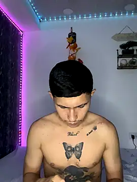 Snapshot of Alejandro_BigCock22 chatting on September 20, 6:57 am Alejandro BigCock22 online show from September 20, 6:57 am