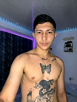 Snapshot of Alejandro_BigCock22 chatting on September 19, 3:29 am Alejandro BigCock22 online show from September 19, 3:29 am