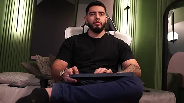 Snapshot of Nick_Vans chatting on October 11, 1:37 pm Nick Vans online show from October 11, 1:37 pm