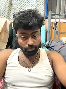 Snapshot of DJLOVE280825 chatting on October 5, 8:35 pm DJLOVE280825 online show from October 5, 8:35 pm